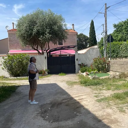 Nocleg ze śniadaniem La Coccinelle Nîmes